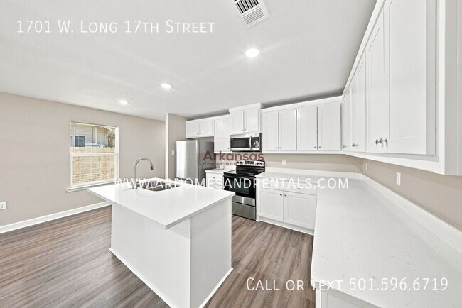 1701 W Long 17th St