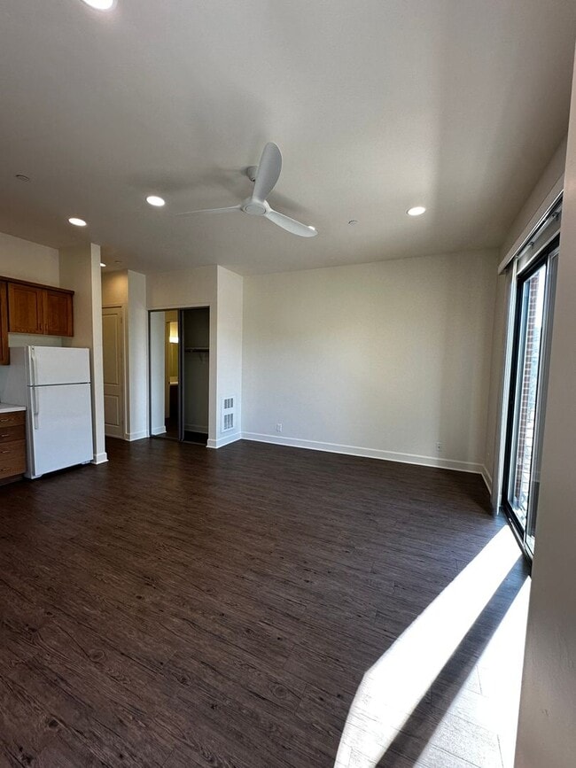 Photo - Roundhouse Place