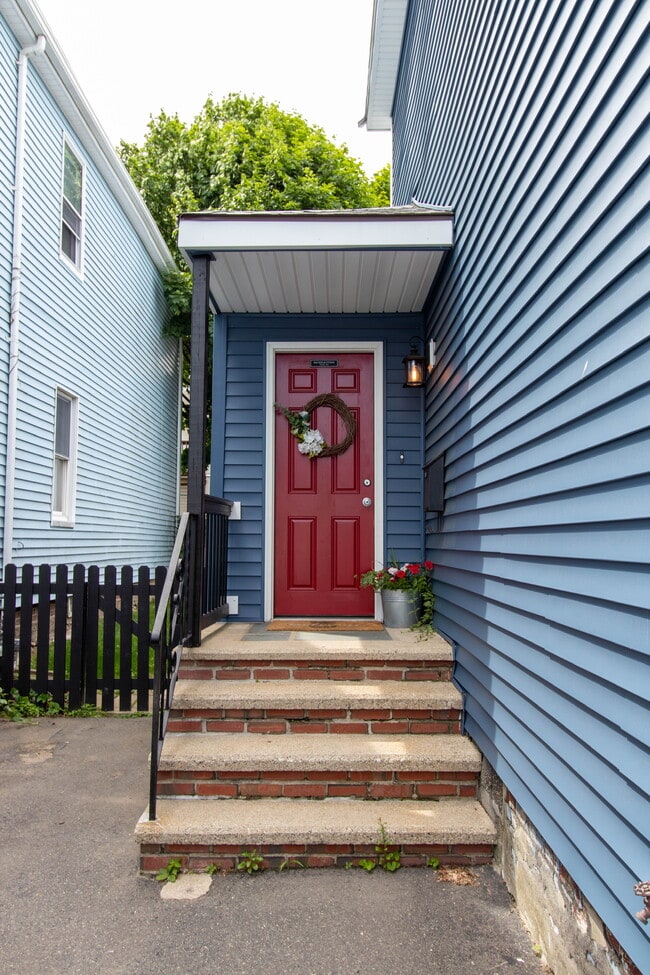 Photo - 62 Thorndike St