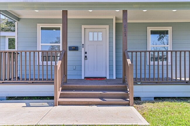 Photo - 611 Munger St