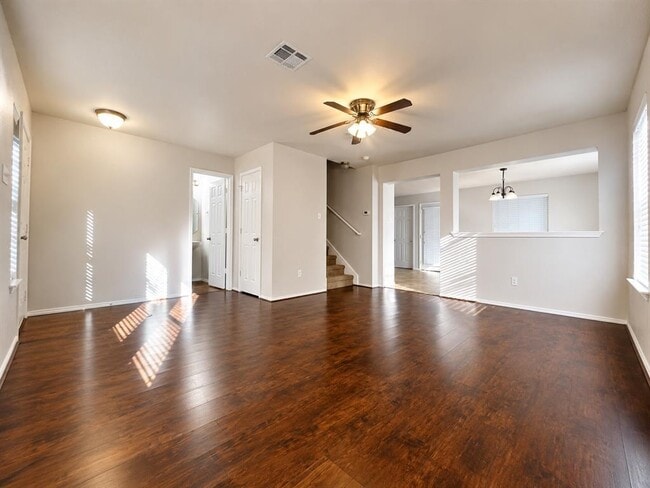 Photo - 710 Alamo Plaza Dr