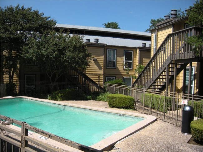 Building Photo - 1000 W 26th St Unit 104 Rental