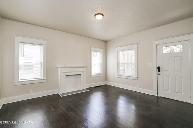 Photo - 637 Lindell Ave