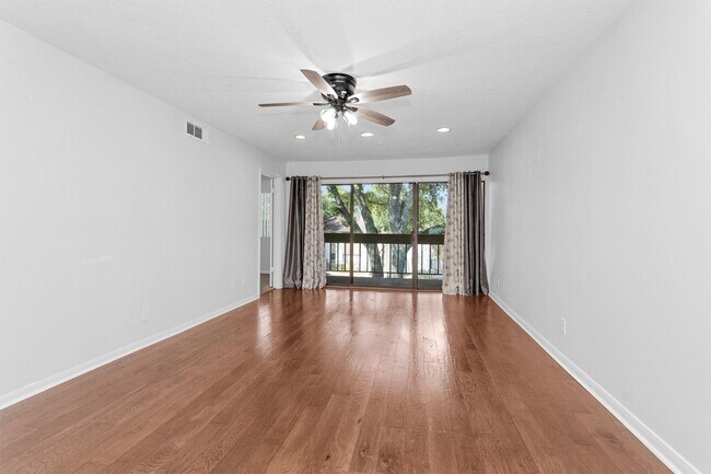 Building Photo - 12100 Melville Dr Unit 708G