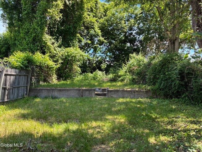 Photo - 813 Cutler St