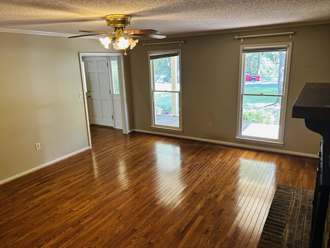 Photo - 709 Pineapple Pointe