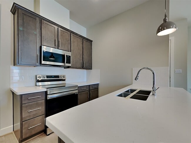 Photo - 2605 Turner Quinn Wy