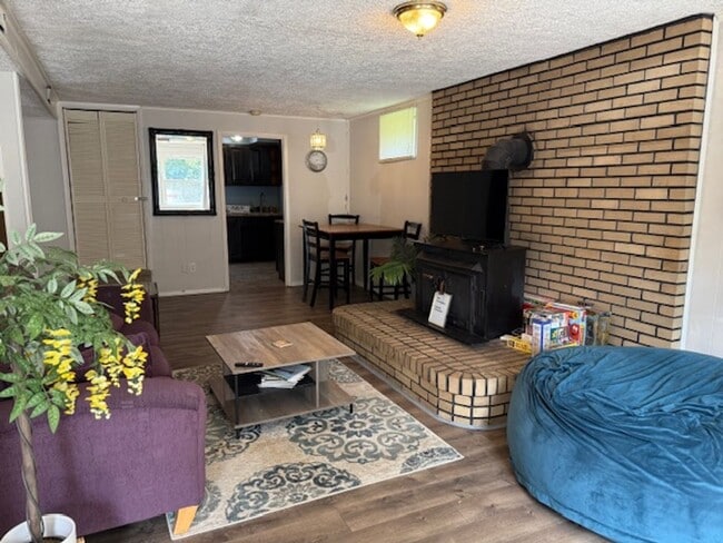 Photo - 3808 Oakwood Ln