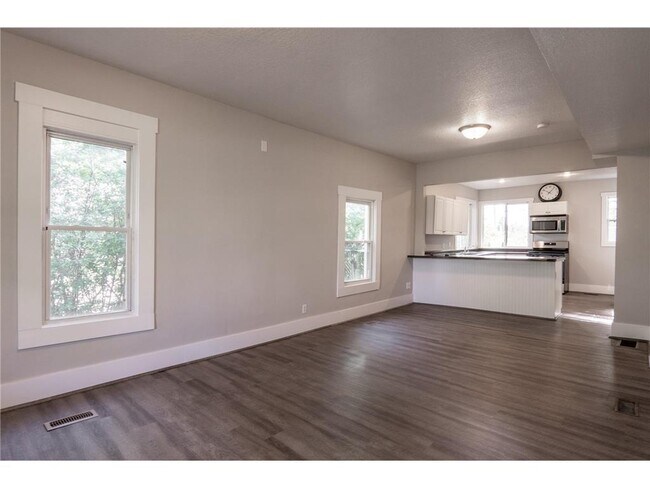 Photo - 1602 Johnson St NE