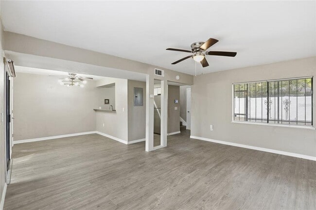 Photo - 207 SW 6th Ave