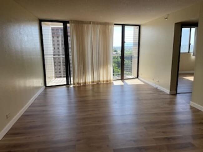 Photo - The Park @ Pearlridge 1/1/1 p/f condo