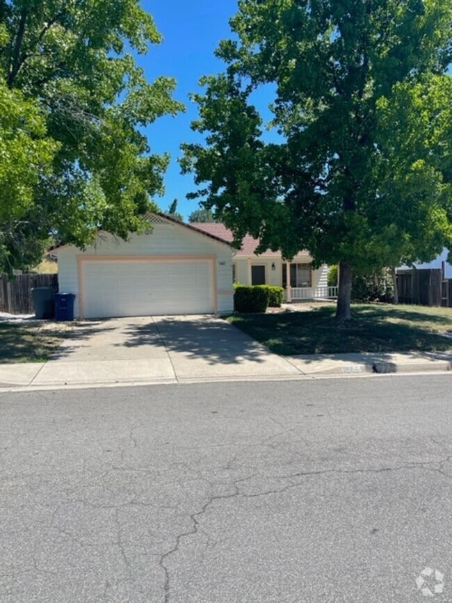 Building Photo - 3 Bedroom in Quail Ridge Subdivision Rental