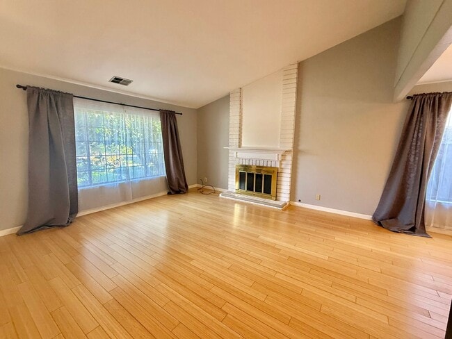 Photo - BLOSSOM VALLEY - bright and airy 4-bedroom...