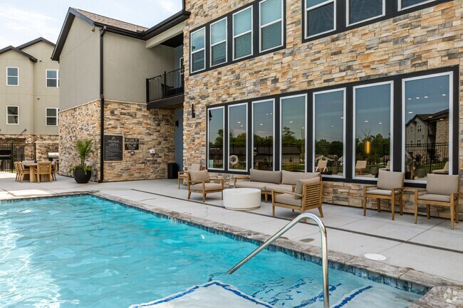 Pool & Sundeck