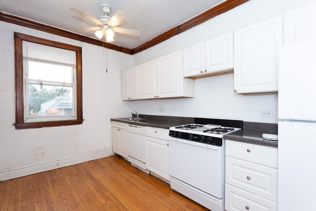 Photo - 4828 W Addison St Unit E3