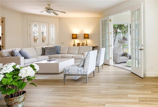 Photo - 233 Colonade Cir Unidad 2205