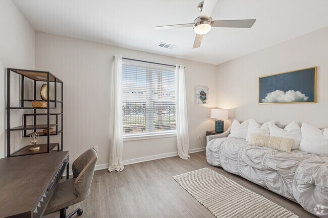 Clipper - 2BR, 2BA - 1,040SF - Second Bedroom
