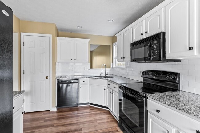 Photo - Spacious 4 Bedroom, 3 Bathroom Home!