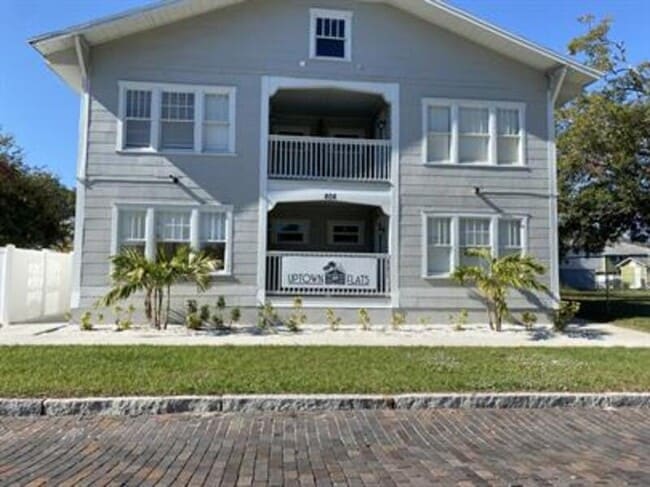 Building Photo - 808 13th St N