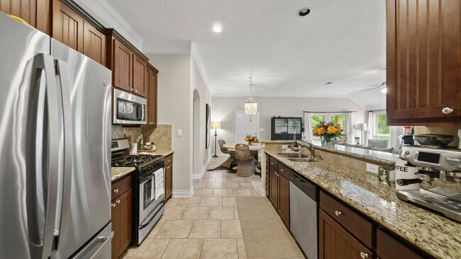 Photo - 416 W 23rd St