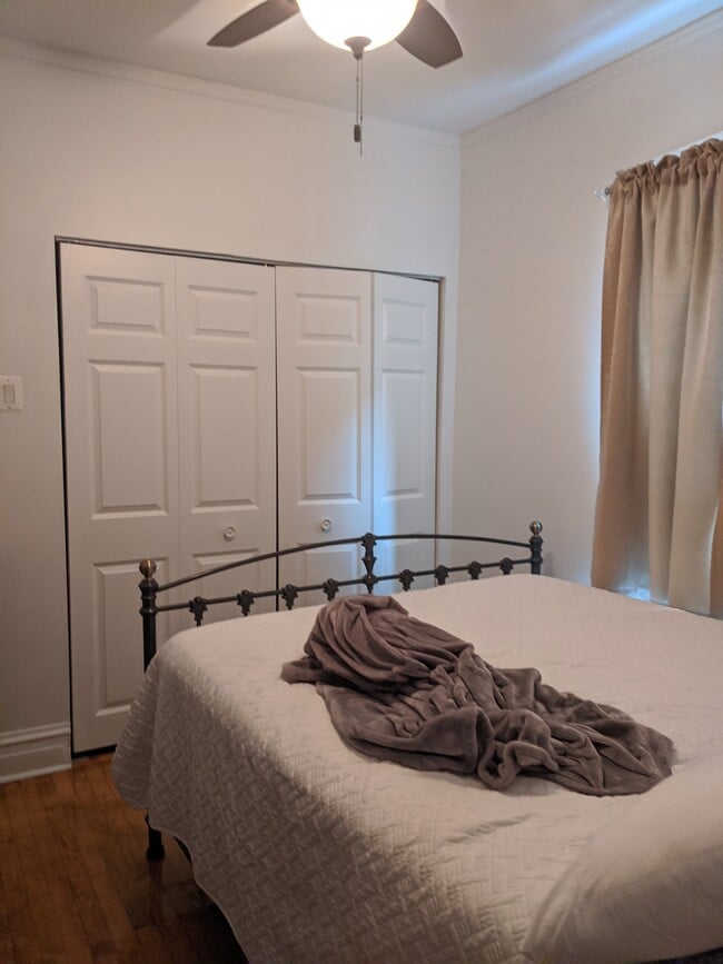 Dormitorio n.º 1 - 4906 W Hutchinson St Unidad 2nd Floor