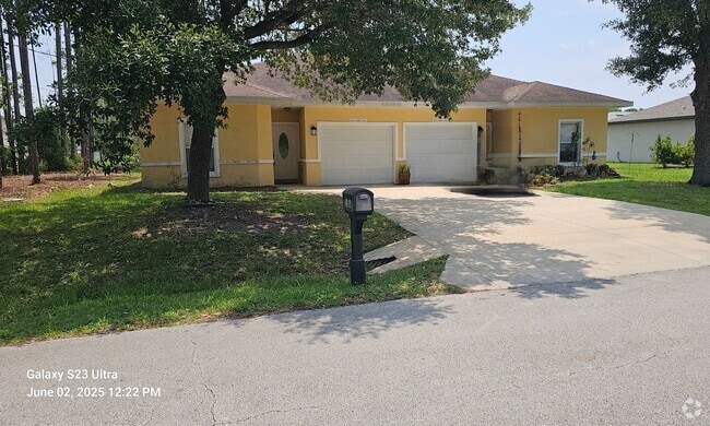 Building Photo - Fully Remodeled 3 Bedroom, 2 Bath Duplex w... Rental