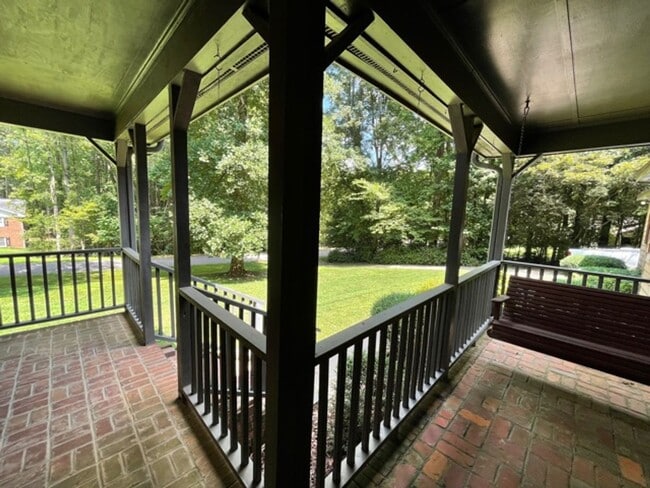 Building Photo - Wonderful ranch with inground pool! Rental