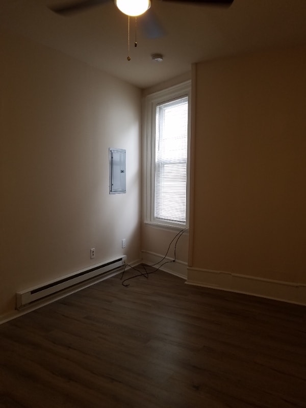 Photo - 431 E Walnut Ln Unit 2nd floor