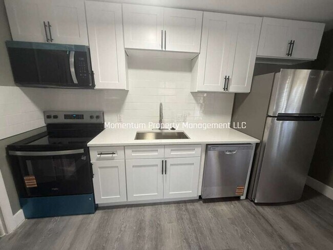 Building Photo - Beautiful, FULLY REMODELED & UPGRADED 1/1 Unit A