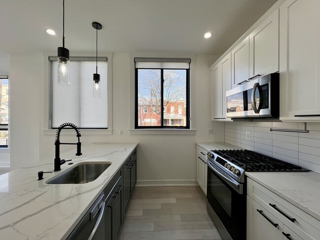 Photo - 800 Kennedy St NW