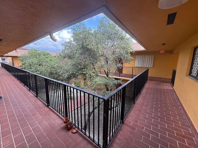 Building Photo - 6278 W 22nd Ct Unit 19