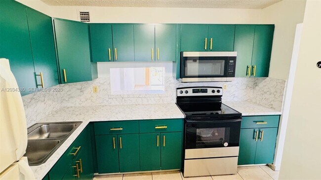 Photo - 1480 W 46th St Unit 322