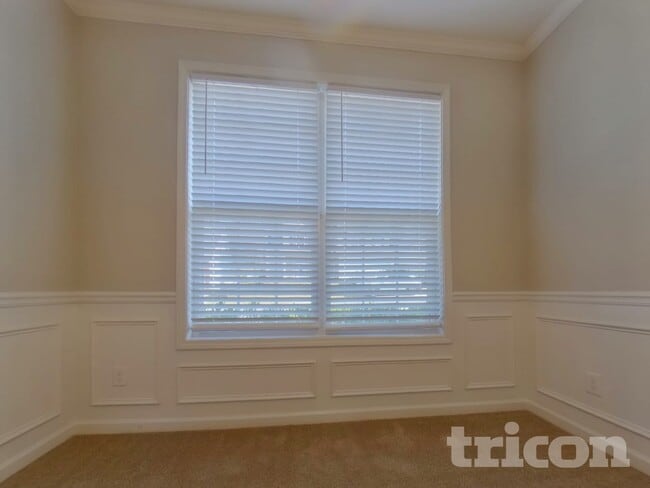 Photo - 121 Omega Ct