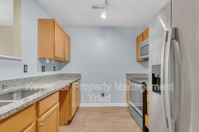 Photo - 3111 Alder Way