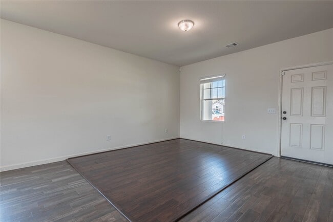 Photo - 1012 Blue Beech Ln