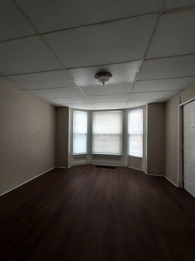 Building Photo - 92 Penney Ave