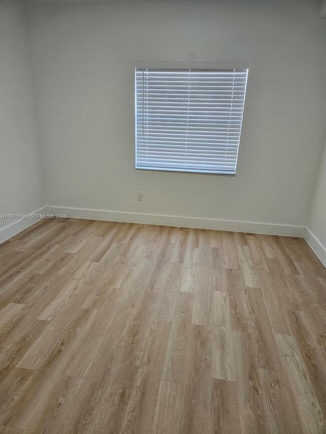 Photo - 18324 NW 68th Ave Unidad M