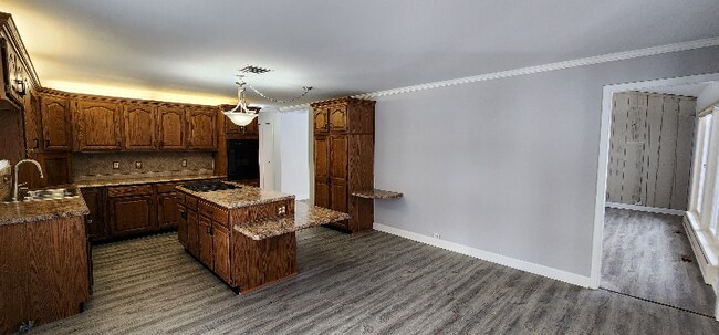 Photo - 1291 Fairgreen Ave