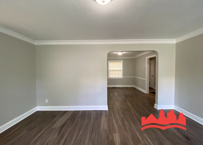 Photo - 956 Goodman St