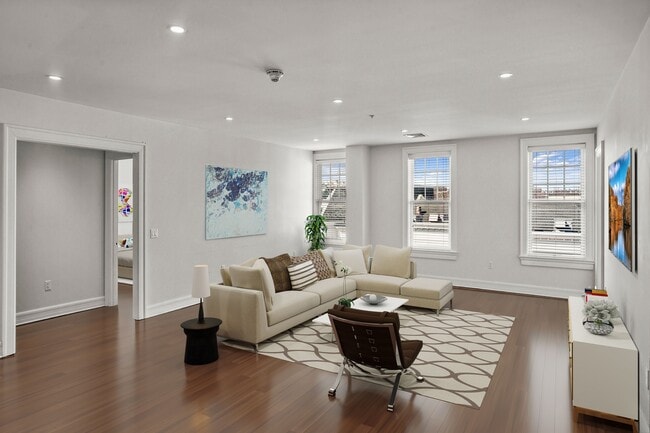 Photo - 409 Greenwich Ave