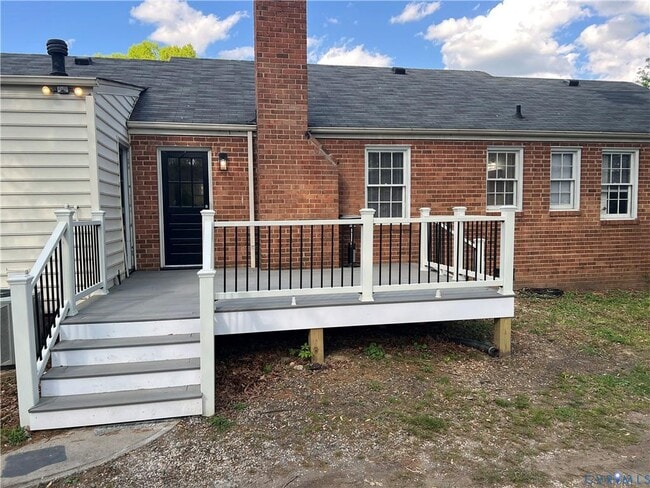 2200 Lauderdale Dr