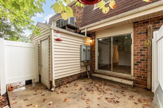 Photo - 718 Shawnee Dr