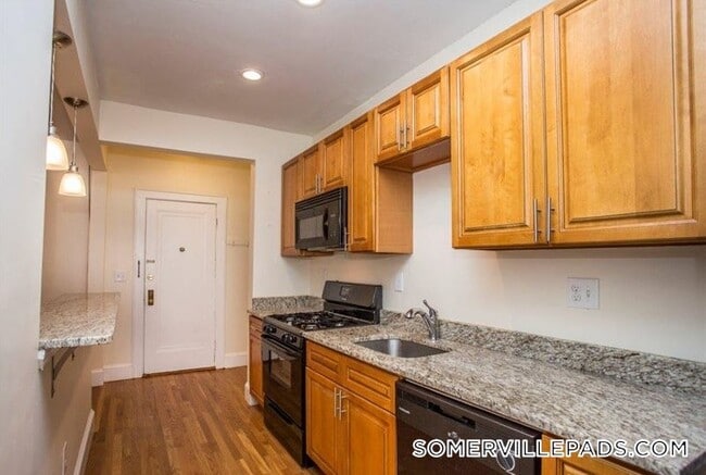 Building Photo - 136 Highland Ave