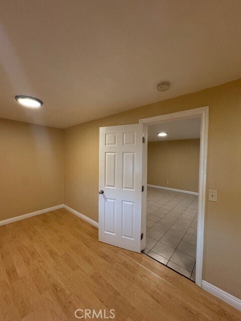 Photo - 914 W 9th St