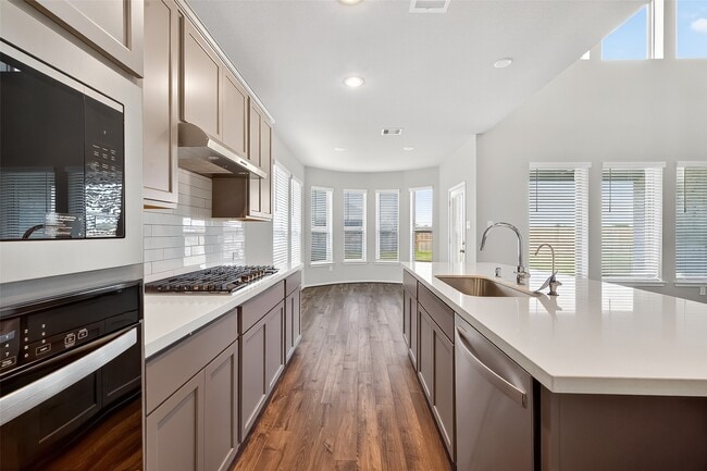 Photo - 411 Sunlit Vly Cir