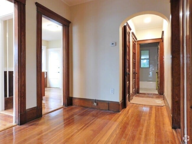 Building Photo - 17 Manley St Unit 2 Rental