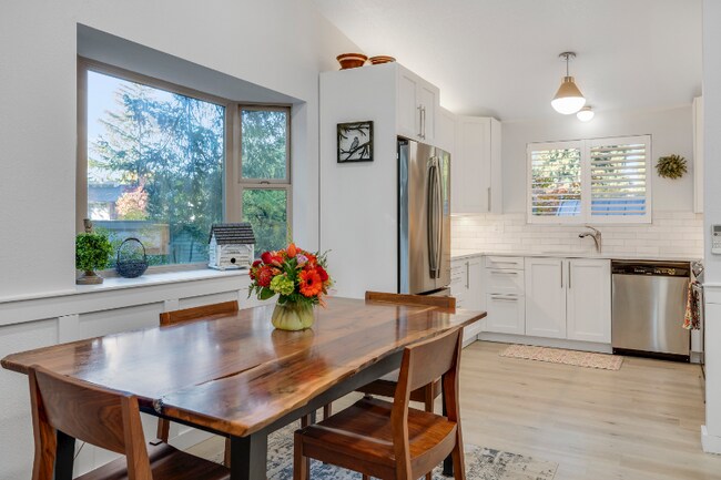 Photo - 1200 NE Territorial Rd