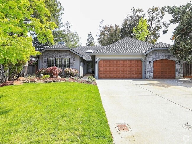 Building Photo - Elegant Almaden Valley 4-Bed Home with Spa...