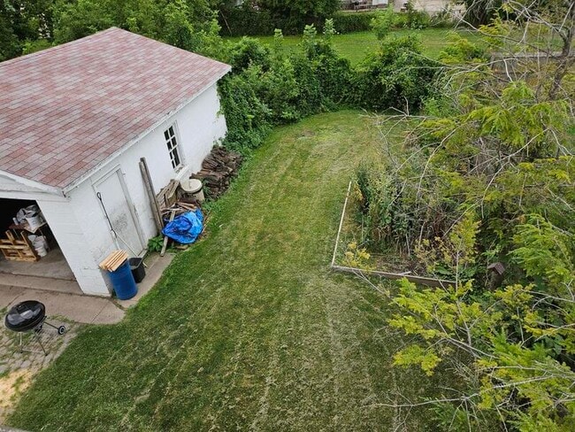 Photo - 425 Monroe St