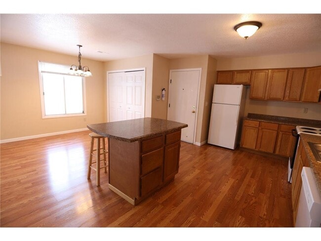 Photo - 926 Wescott Trail Unit 201